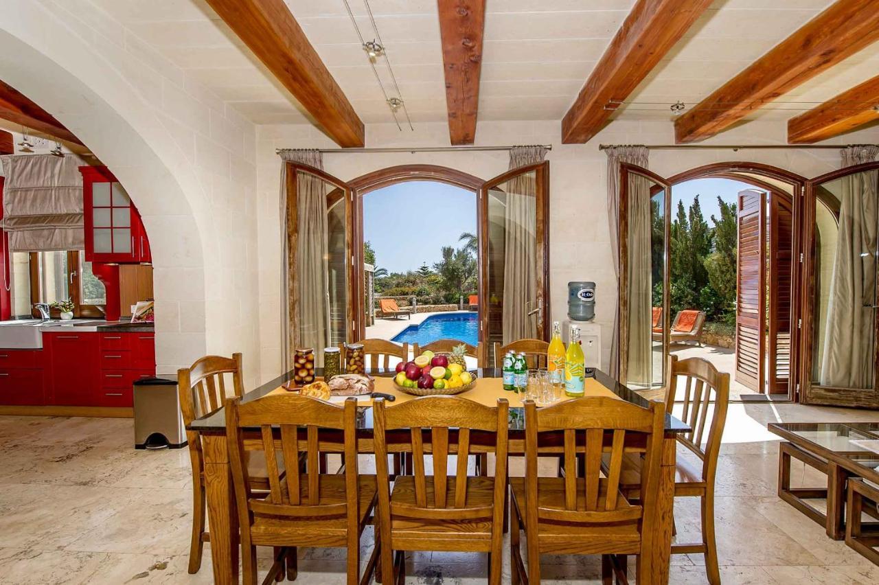 The Almonds Luxury Villa San Lawrenz Exterior photo