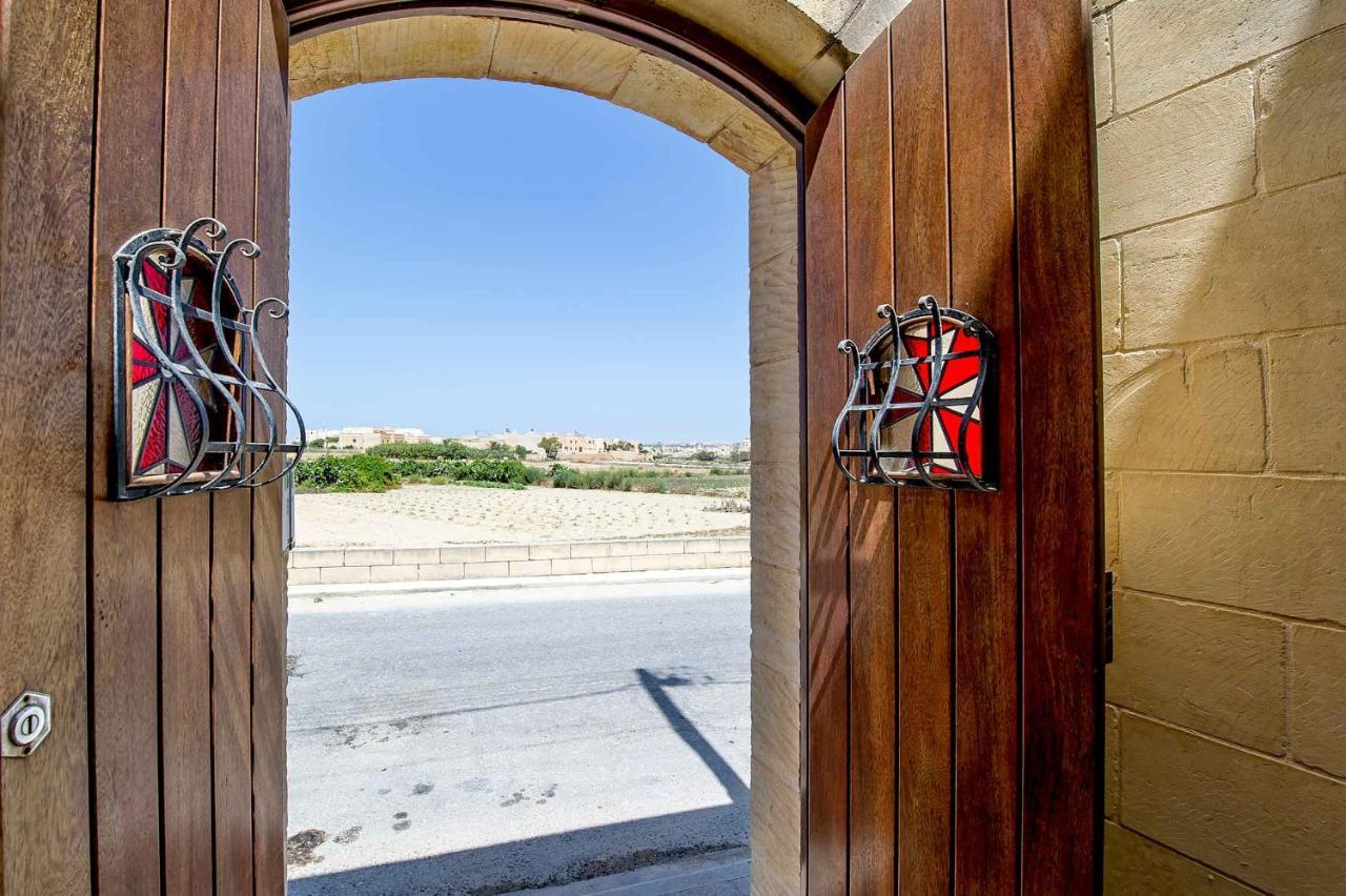 The Almonds Luxury Villa San Lawrenz Exterior photo